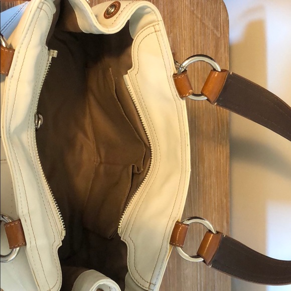 White coach purse - Picture 3 of 3